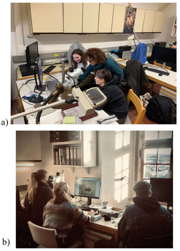 a) Flavia Venditti betreut Studierende im MCL; b) Studierende nutzen das Stereomikroskop im MCL während ihres Kurses zur Experimentellen Archäologie